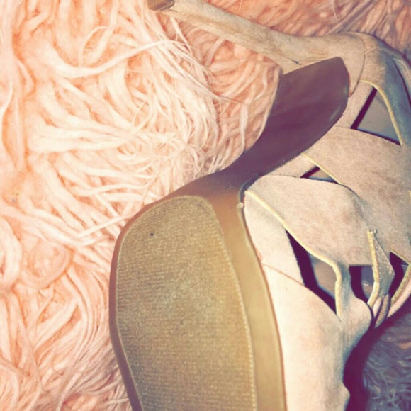 Shoe dazzle! New.Blush Modern Stilettos! - Picture 3 of 3